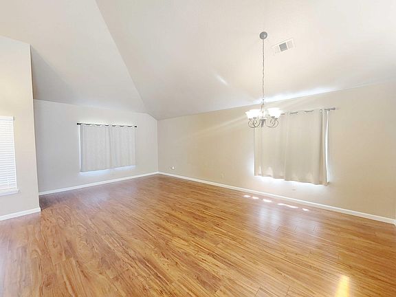 3rd image of 6008 Laguna Park Dr