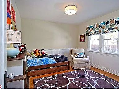 2nd image of 2117 Glendon Ave