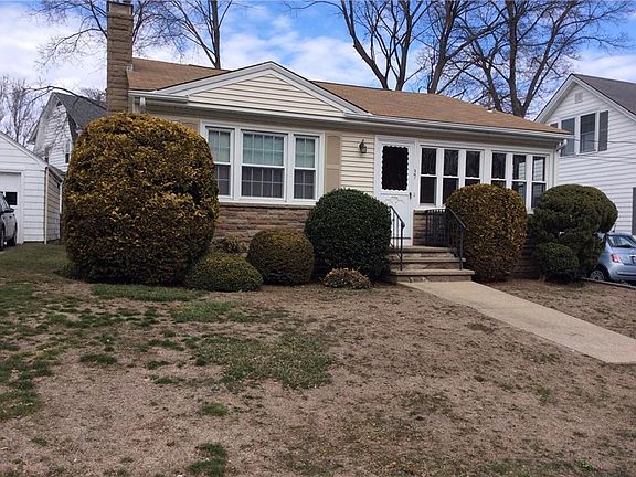 2nd image of 35 Basswood Ave