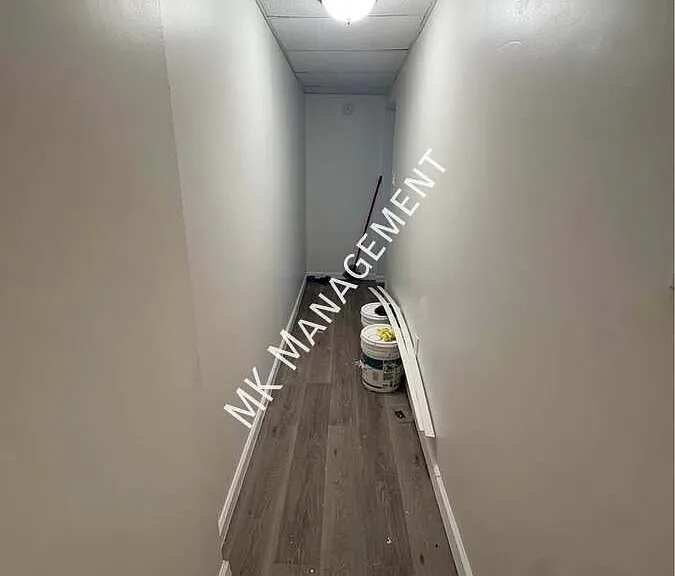 639 E Locust St #5 — Photo 2
