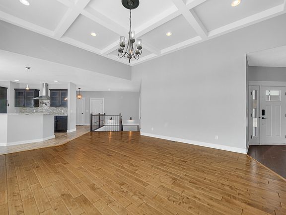 4th image of 10427 N 600 W