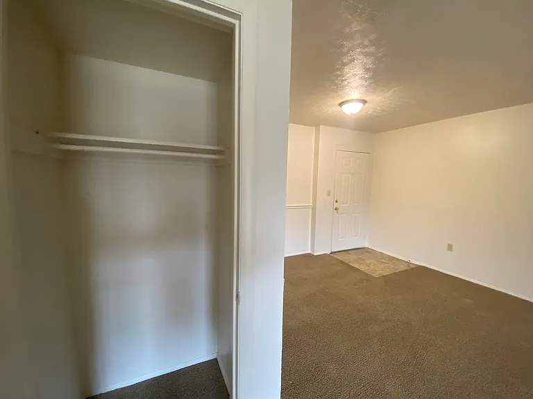 County Green Apartments — Photo 90
