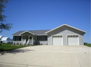 305 Cedar Ave NW, Brownsdale, MN 55918