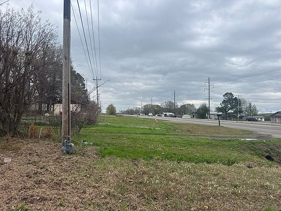 4th image of 5919 Alma Hwy