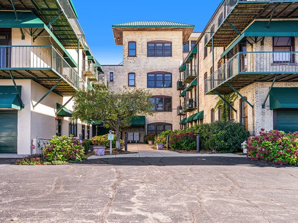 110 N Harbor Dr Unit 304, Grand Haven, MI 49417