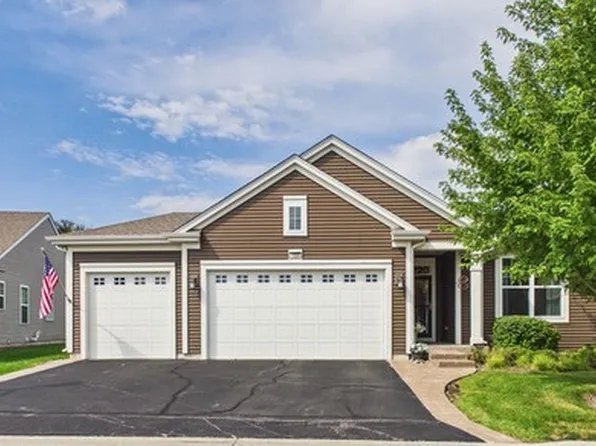 1220 Prescott Ln, Pingree Grove, IL 60140