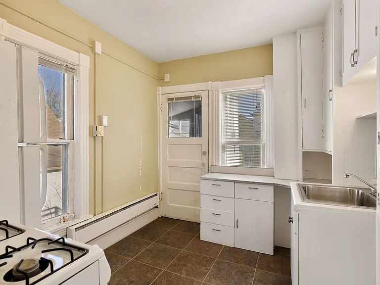 2241 Pierce St NE — Photo 5