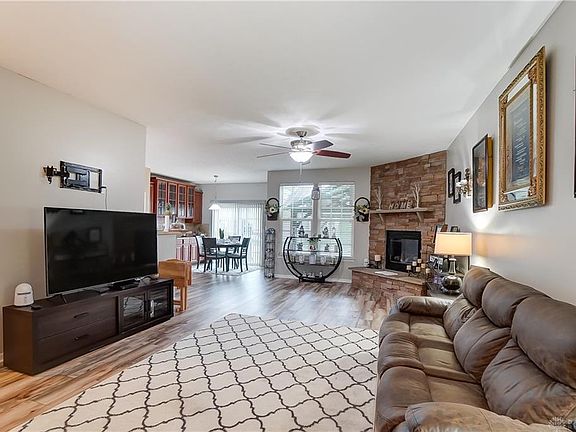 5th image of 4356 Bergamot Dr