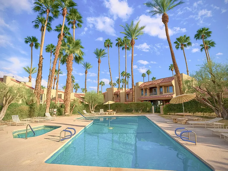 2700 Golf Club Dr #70 — Photo 2