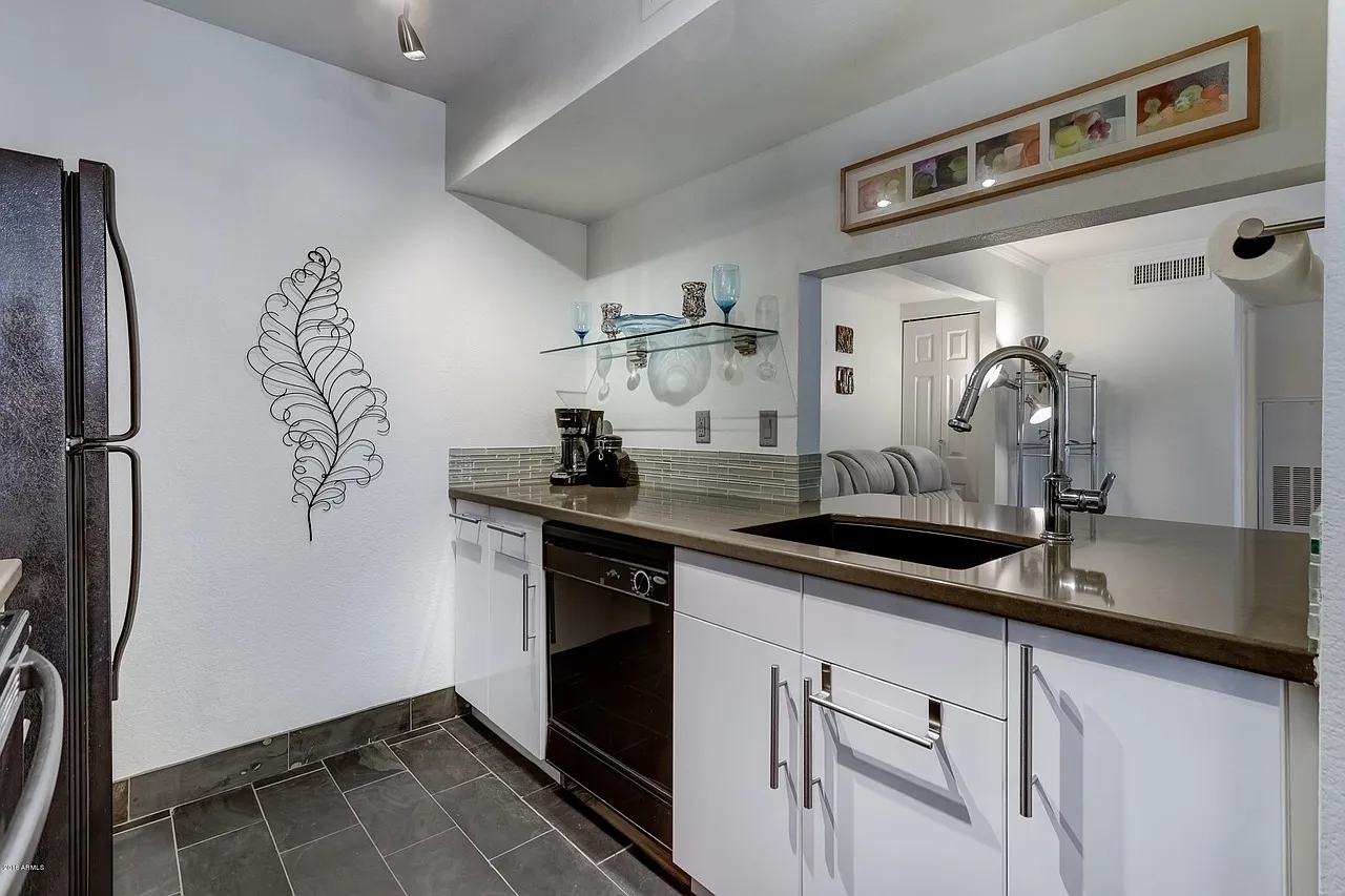 1 bed, 725 sqft, $1,550 — Photo 3