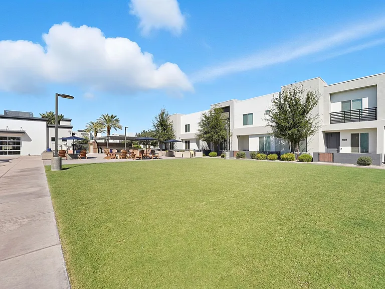 BB Living Val Vista — Photo 13