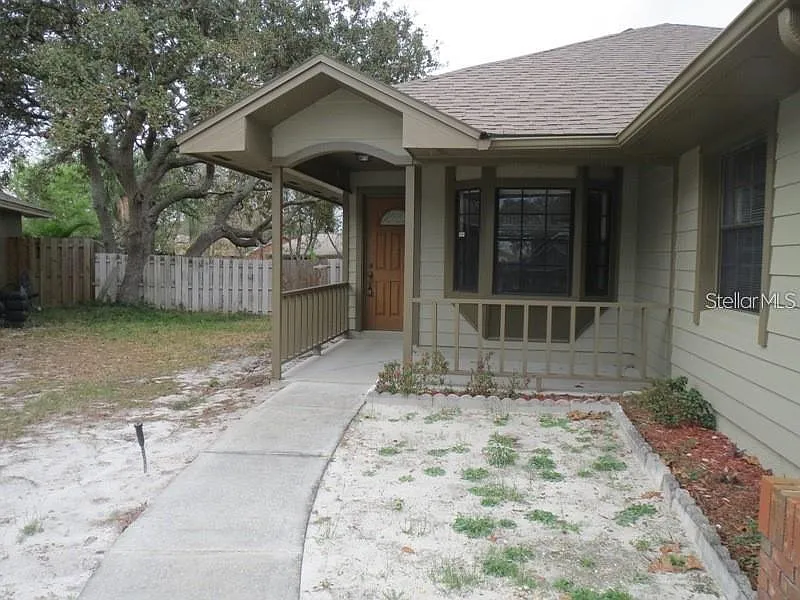 3 bed, 2.0 bath, 1249 sqft, $2,200 — Photo 2