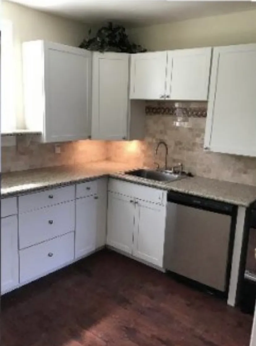 2 bed, 700 sqft, $725 — Photo 1