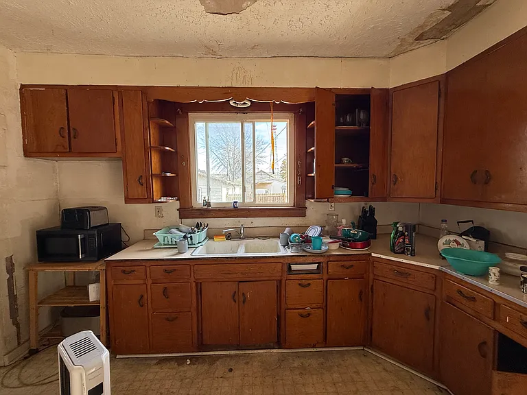 227 N Hickory St — Photo 3
