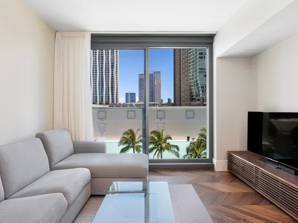 1108 Auahi St, Honolulu, HI