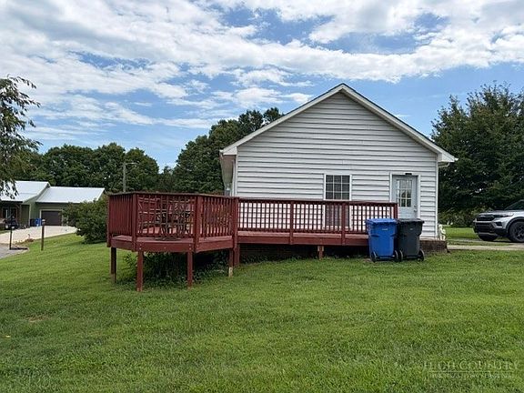 3rd image of 104 BLAIRFIELD Court