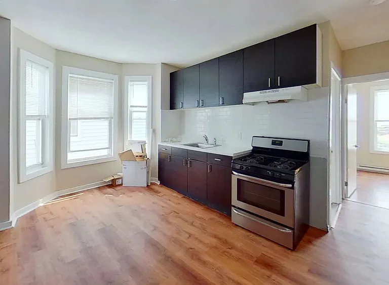121 George St #2R — Photo 1