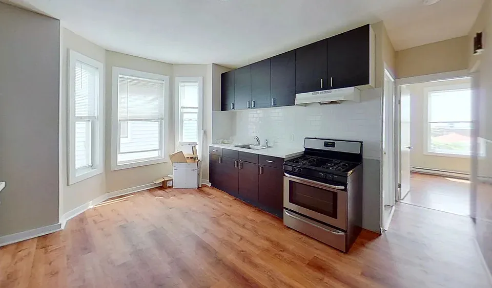 121 George St #2R