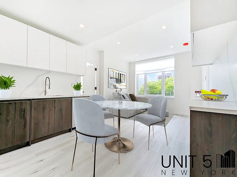 388 Vernon Ave #503 — Photo 3