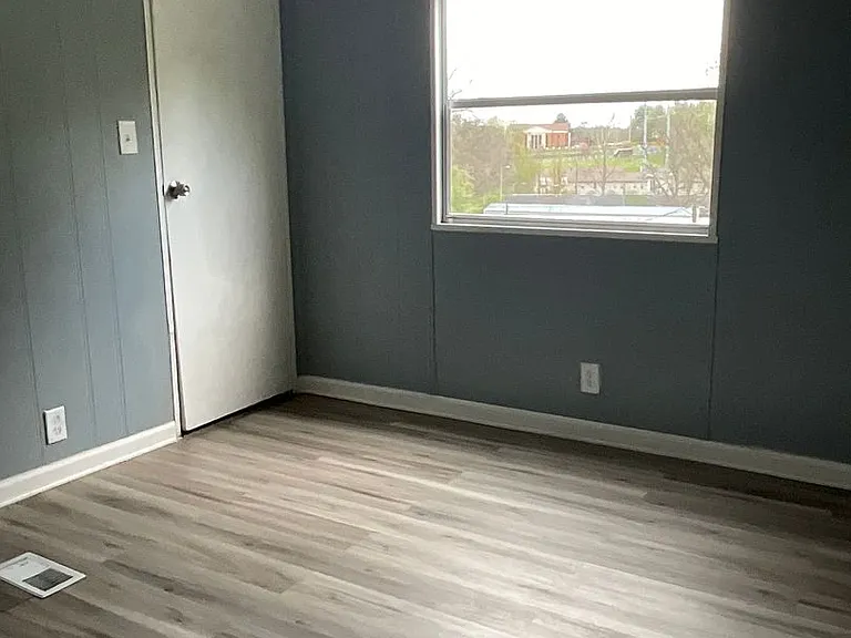 Welcome Home to Colony Park Johnson City's Hidden Gem! — Photo 4
