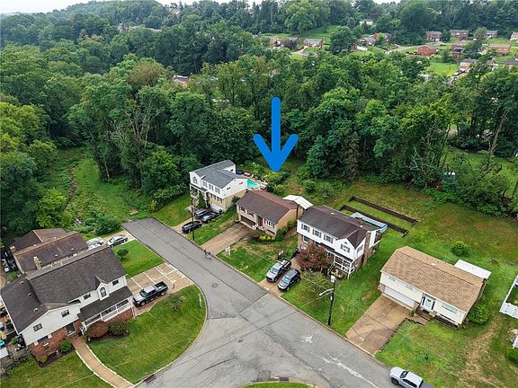 2nd image of 3416 Hazelhurst Ave