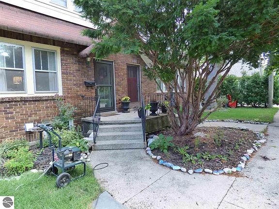 5th image of 1008 Jefferson Ave