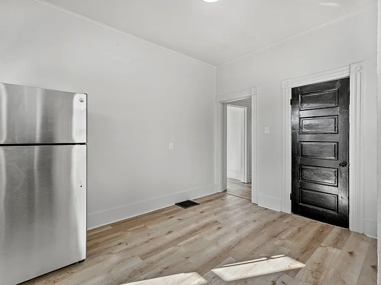 115 W Cherryhill St — Photo 6