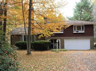 2715 Carlisle St, New Castle, PA 16105