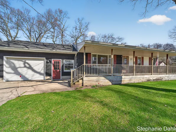 1415 Woodhaven St, Muskegon, MI 49445