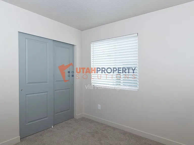 1025 W 400 S — Photo 23