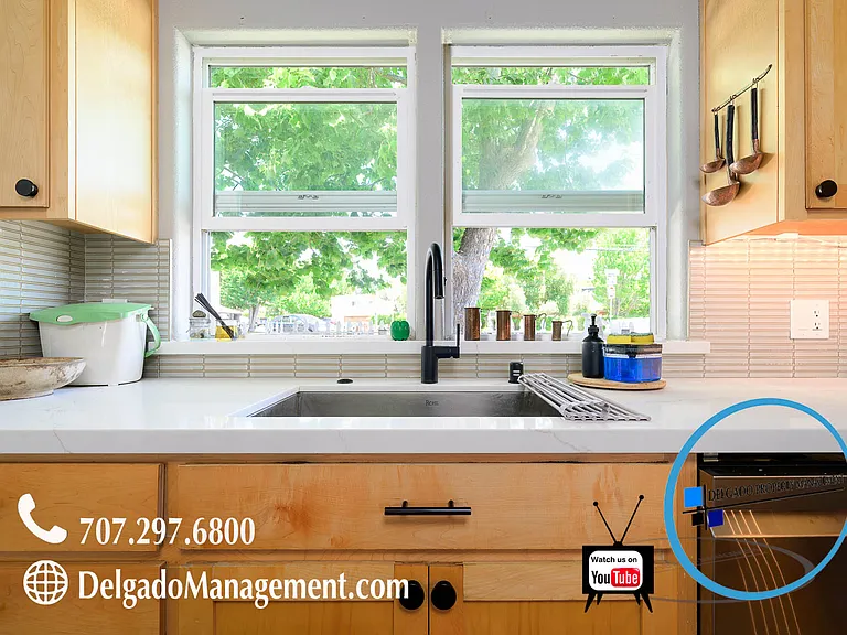 516 W J St — Photo 10