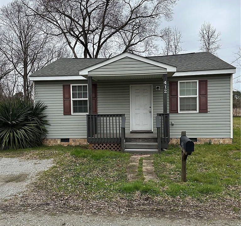 1st image of 412 Pleasant St