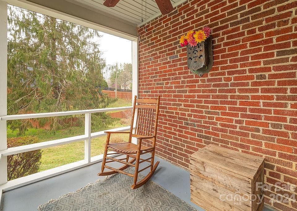 5 Enka Oak St, Candler, NC 28715 Zillow