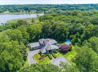 112 Factory Pond Rd, Lattingtown, NY 11560