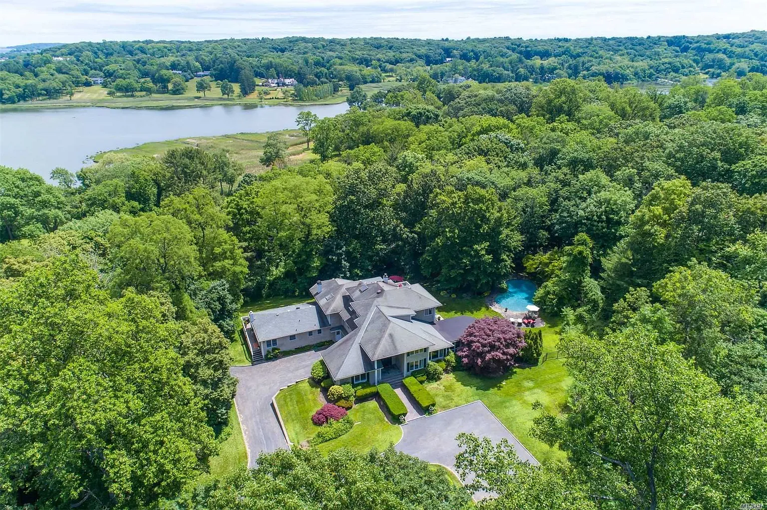112 Factory Pond Rd photo 1