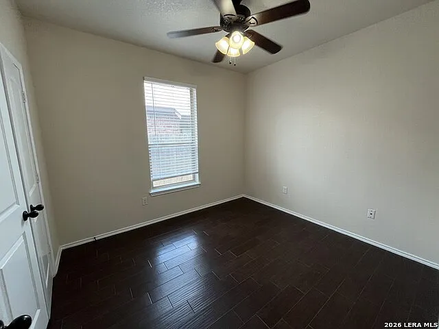 685 Creekside Cir — Photo 9