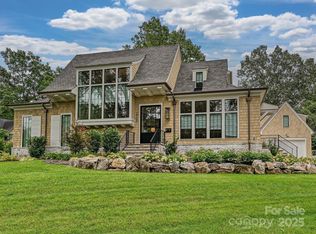 2700 Wintergreen Dr, Charlotte, NC 28211