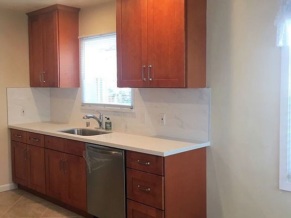 3rd image of 1197 Lovell Ave