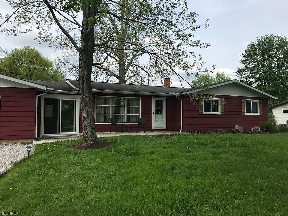 1st image of 974 Colony Dr