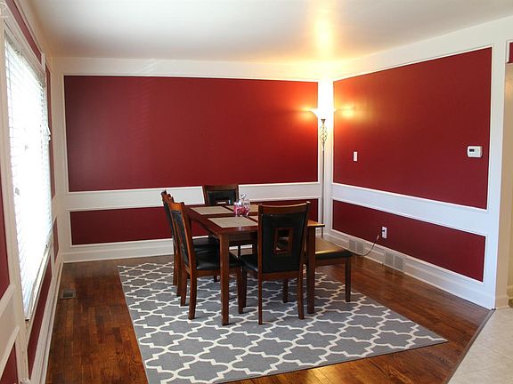 3rd image of 9064 Chesterfield Dr