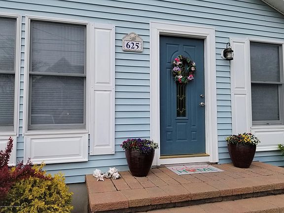 3rd image of 625 McKinley Ave