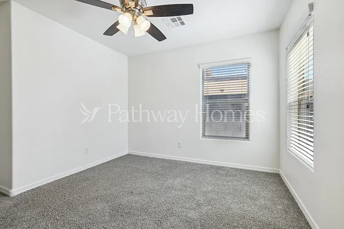 207 W Latona Rd — Photo 14