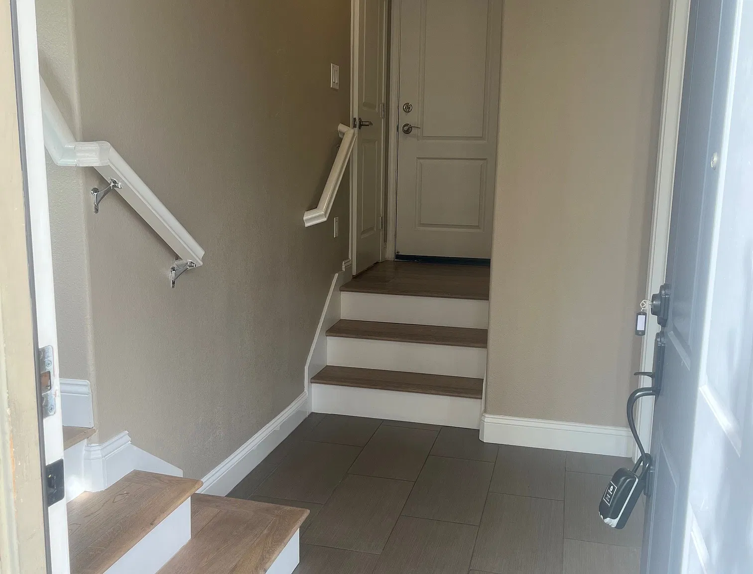 4 bed, 1787 sqft, $5,300 — Photo 3