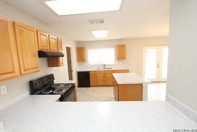 7807 Pecan Hts — Photo 14