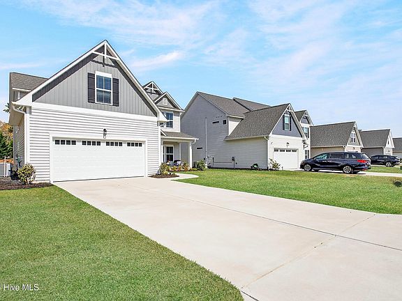 3rd image of 86 W Weatherbee Way