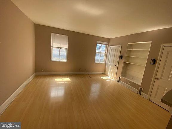 5th image of 559 N 5th St
