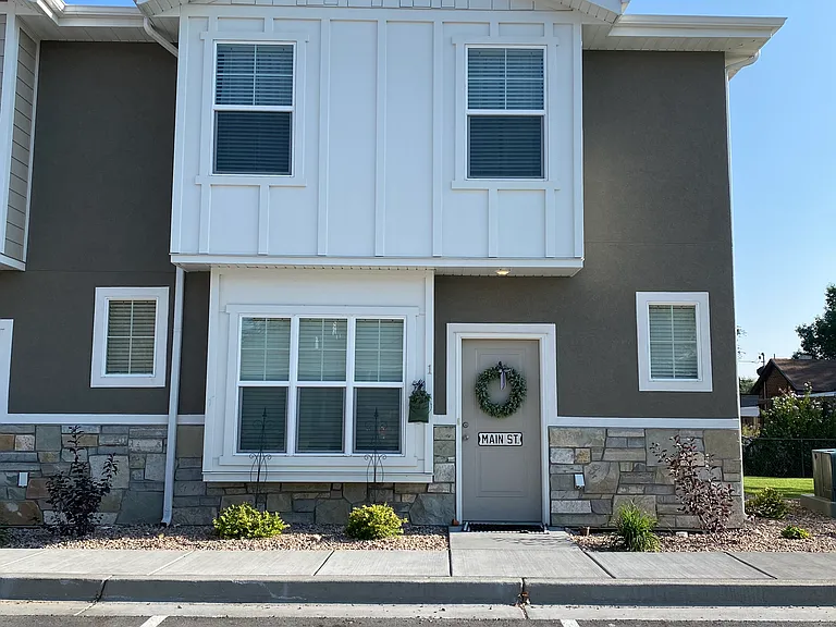 460 N Main St — Photo 12