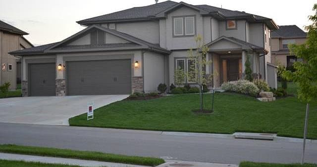 1st image of 120 NW Nutall Dr