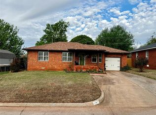 1307 N Broad St, Guthrie, OK 73044