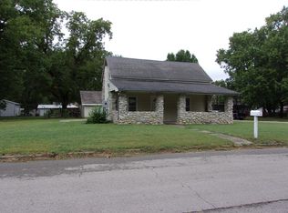 203 W Orange Ave, Caney, KS 67333